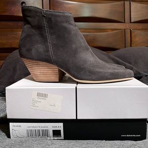 Dolce Vita Pearse. Color Anthracite suede.